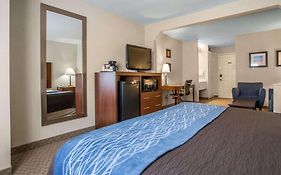 Quality Inn & Suites Dixon Near I-88