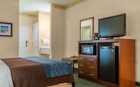 Quality Inn & Suites Dixon Near I-88